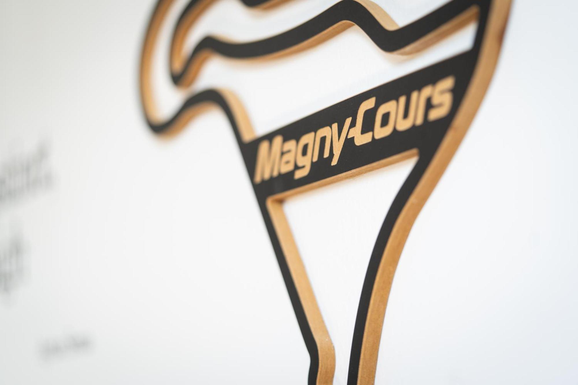 Le Circuit - Tout Simplement: Confort! Cosne-sur-Loire エクステリア 写真